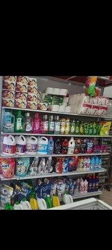 Cửa hàng cần tuyển 3 nhân viên, lương 7,5--13 triệu / tháng