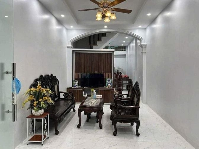 NGÕ HÀO NAM - OTO QUA - GẦN GA CÁT LINH – 45m2 x 5 tầng – Chỉ 13,5 tỷ