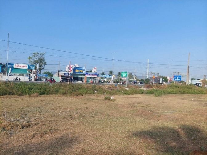 CHUYỂN NHƯỢNG 2.4HA ĐẤT MẶT TIỀN QUỐC LỘ 51 – VỊ TRÍ VÀNG, TP. PHÚ MỸ,