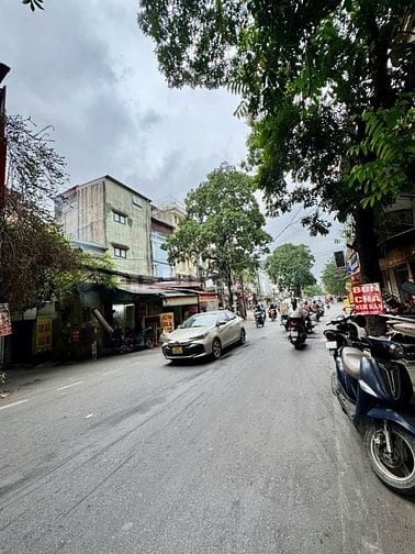 BÁN NHÀ MẶT PHỐ TRUNG TÂM VĂN CAO LIỄU GIAI HỒ TÂY,64,5M2,GIÁ 18,9 TỶ