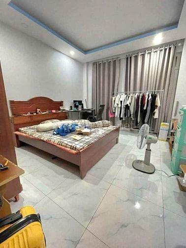 BÁN NHÀ 1 TRỆT 1 LẦU BUÔN BÁN TẠP HÓA Ở CHỢ BÌNH CHÁNH GIÁ 700TR