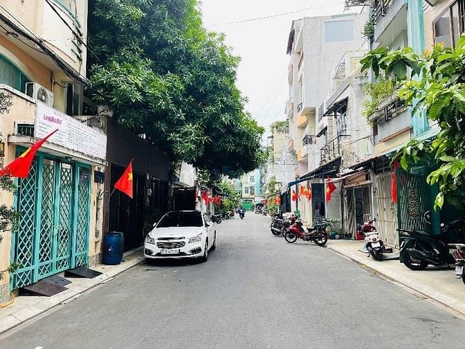 RẤT NGON, chỉ 4.x TỶ  HXH 7m 62m2( 4.2 x 15 ) Đồng Đen P11 Tân Bình 