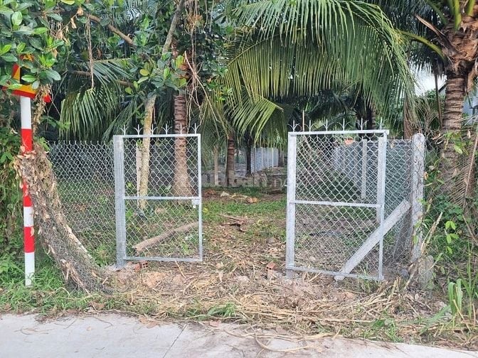 5x34 có 50m2 thổ cư. Gần trung tâm xã, đường bê tông. 650tr 