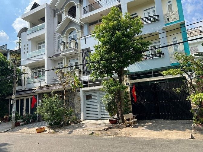 (CHÍNH CHỦ) bán nhà khu Tên Lửa - DT 5x20m - đối diện công viên