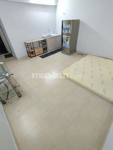 Phòng máy lạnh mới 25m2. Tạ Quang Bửu. P4. Q8