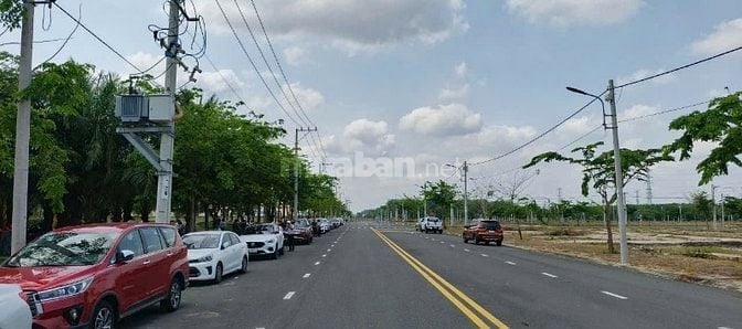 Đất nền trung tâm hành chính Huyện Bàu Bàng, sổ sẵn, giá 218tr