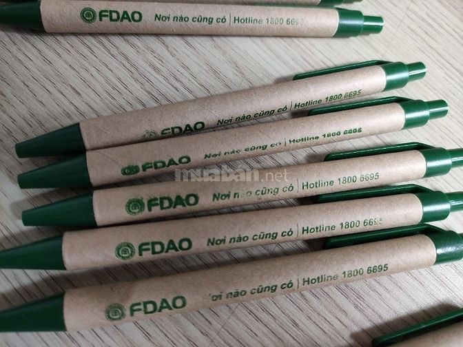 Bút bi giáy, bút bi nhựa, bút kim loại,... in logo theo yêu cầu