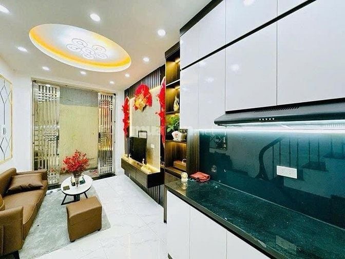 Bán nhà riêng TRUNG TÂM CẦU GIẤY - NGÕ RỘNG THOÁNG - nhỉnh 4 tỷ nhỏ