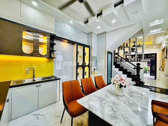 HÀNG ĐẸP GIÁ TỐT Đ. HỒ THỊ KỶ, P1, Q.10 GIÁ 3 tỷ 190/ 46m2 HẺM TO 6M
