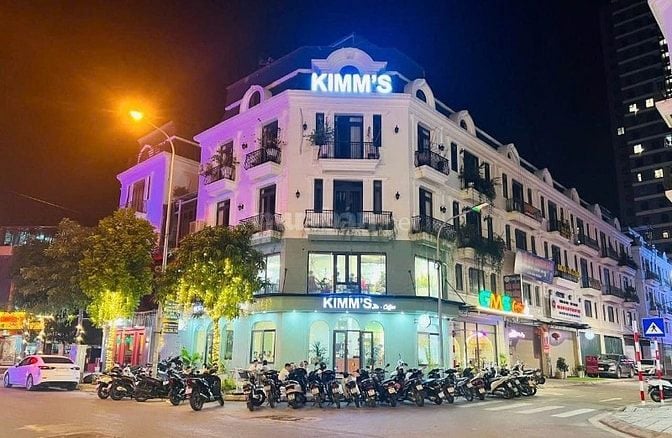 🎁🎁 Nhượng nhà hàng Nguyễn Văn Tuyết - Đống Đa ..! 