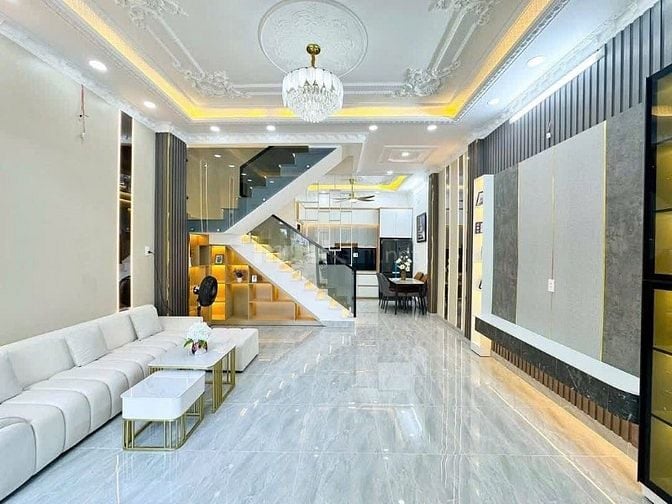 BÁN GẤP NHÀ TÔ HIẾN THÀNH, QUẬN 10 GIÁ 3 TỶ 5 GẦN TRUNG TÂM