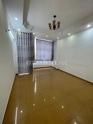 Cần bán nhà hẻm 210/.. CMT8 hẻm 4m gần Hado. DT: 4,3m x 15,5m, 1 lầu