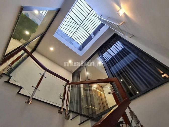 Cho thuê nhà mặt tiền Nguyễn Trãi, P.3, Q.3 giá 60tr