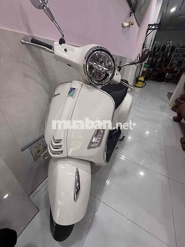 vespa GTS 300