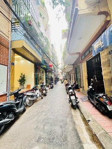 Quỳnh Mai-Hai Bà Trưng-1 Nhà Ra Phố-Phân Lô-ÔTÔ-DT43m/5TẦNG-Hơn 11TỶ 