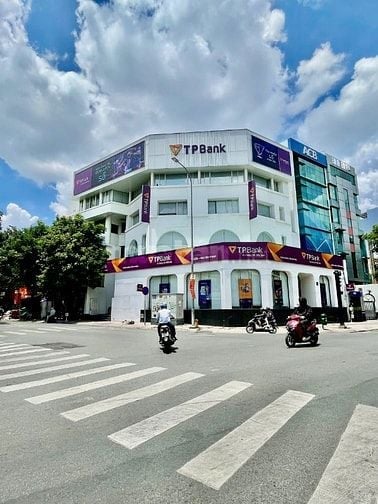 Góc 2 MT Phạm Văn Hai, Tân Bình - 452m2 (14 x 26) - 5 Tầng - 260Tr/Th