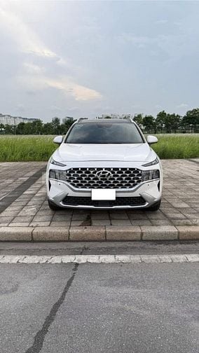 Bán Hyundai Santafe 2.2D dầu cao cấp, sản xuất 2022, chạy hơn 1 vạn km