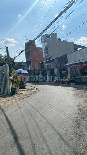 Bán nền đất ở 128m đường xe ô tô gần chợ Hưng Long Tân Quý Tây 