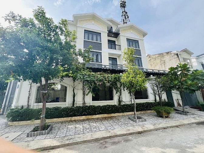 BIỆT THỰ CĂN GÓC VIP- ĐẶNG THÙY TRÂM- 184m2 (11 x 17)- 4 TẦNG- 3X TỶ 