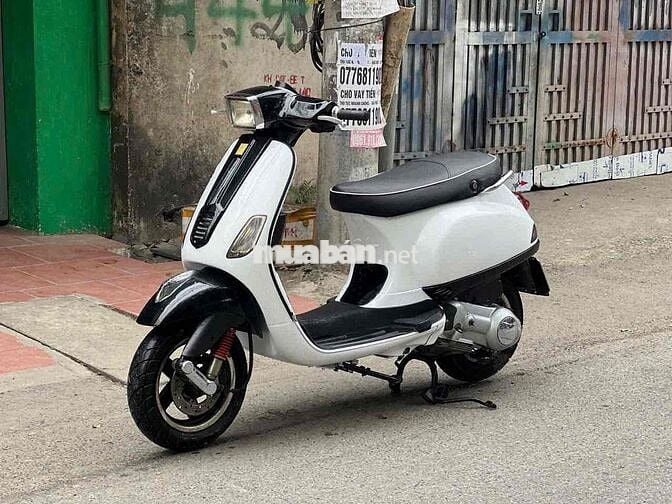 Vespa đèn vuông sẵn sử dụng