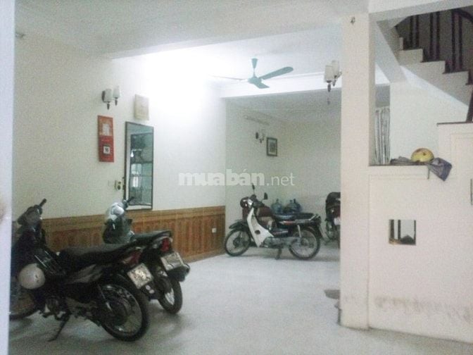 Cho thuê phòng 30m2 Ngõ số 4 Hoàng Quốc Việt, Cầu Giấy