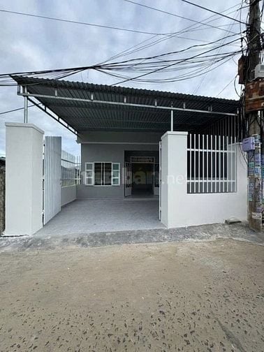 Nhà cấp 4, 6x27, SHR, thổ cư đầy đủ, Giá 680tr Trảng Bảng, Tây Ninh.