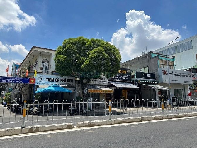 Bán nhà góc 2 mặt tiền Nguyễn Sơn quận Tân Phú (22x30m = 590m2)