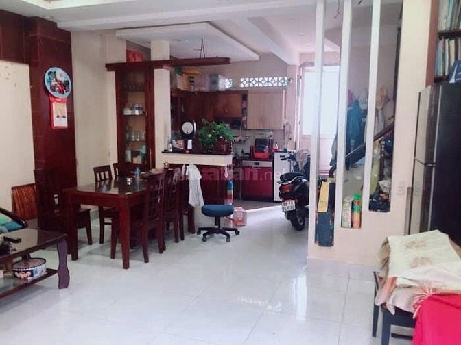 Nhà 2 mặt tiền, DT 5,1x10m, Gần Công An Tân Hưng.