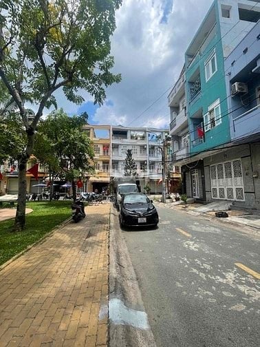 Cần Bán Gấp nhà KDC Bông sao F5Q8 đối diện công viên 4x12m, 2 lầu, 1st