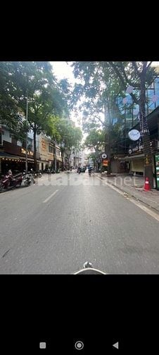 NHÀ ĐẸP PHỐ NGỌC KHÁNH, Ô TỔ ĐỖ CỬA NGÀY ĐÊM 