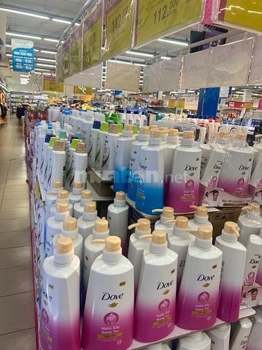 Cần tuyển nam nữ dọn dẹp vệ sinh và dán tem nhãn đưa hàng vào kho