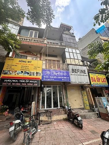 Chính chủ cho thuê cả nhà 200m2 mặt đường Nguyễn Văn Cừ