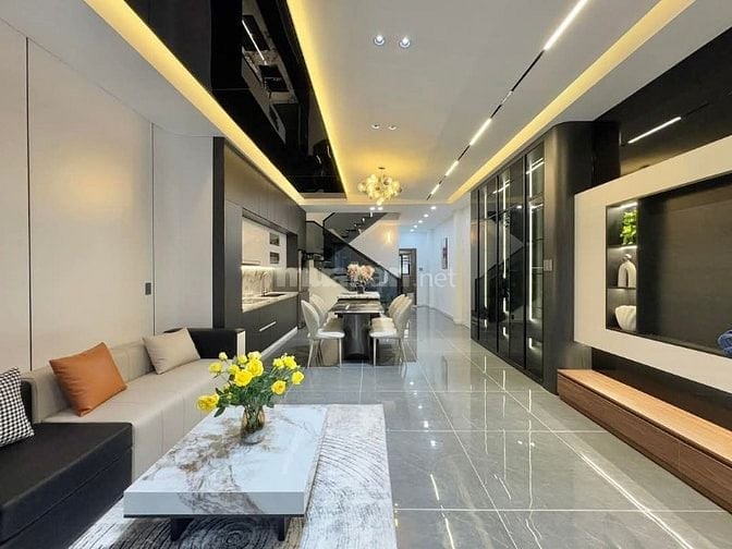 SIÊU PHẨM PHÚ NHUẬN! Nhà 81m2 ngay Hoa Lan giá 4tỷ550. SHR. HXH 6m