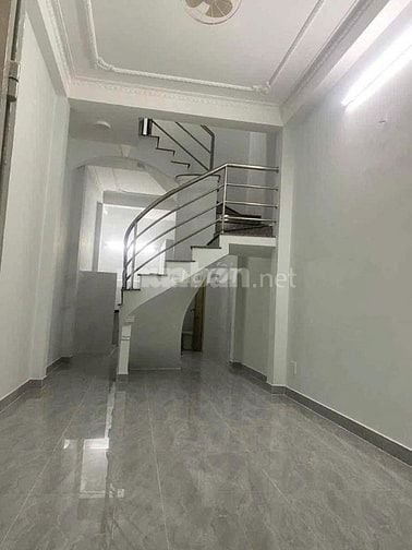 Cần cho thuê nhà sau lưng nhà mặt tiền đường Nam Kì Khởi Nghia, Quận 3