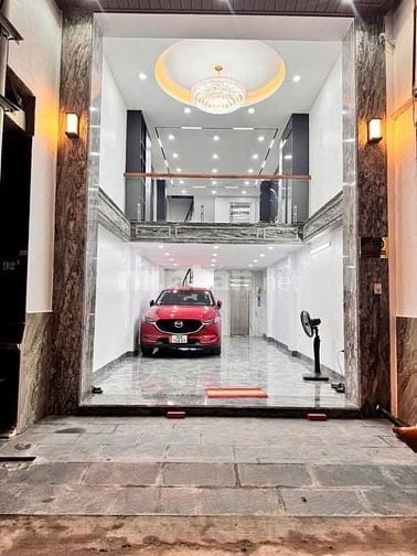 Nhà Đẹp Ô Tô Trong Nhà Hoàng Mai 50m, 6 tầng, mt 4.2m, giá 18.8 tỷ.