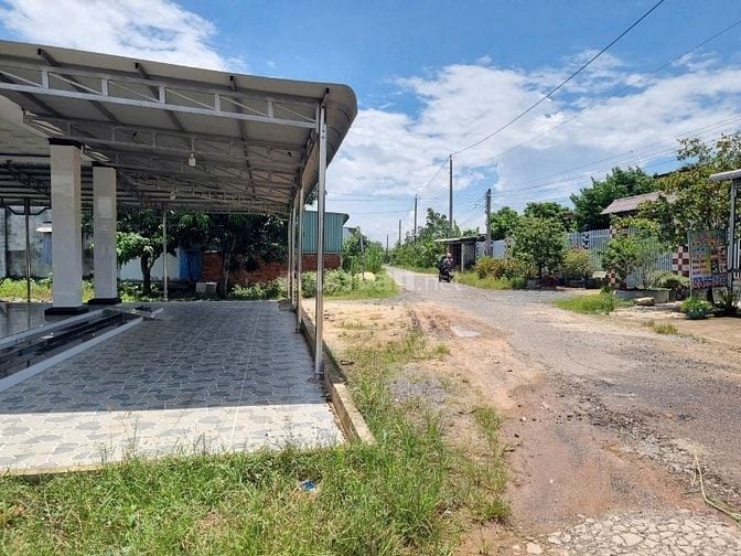 Hơn 550m2 có 100m2 thổ cư. Đường bê tông thông. 660tr còn TL mạnh 