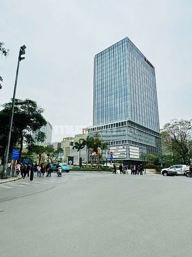 Cho thuê nhà gần phố Trịnh Công Sơn, quận Tây Hồ. DT 55m2 x 4 tàng