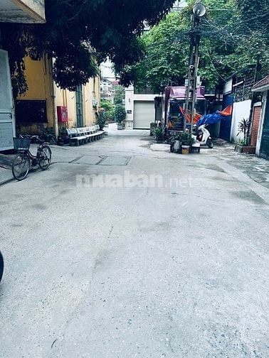Bán nhà KBT 4.5 Tầng KPL Ngõ 95 Chùa Bộc. MB: 80m đg hè 7m Tầng 1 Gara