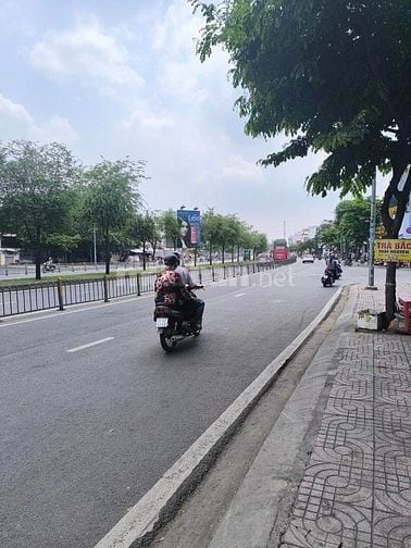 MẶT TIỀN KHỦNG LONG – KINH DOANH SẦM UẤT – DÒNG TIỀN 600TRNĂM – CHÍNH