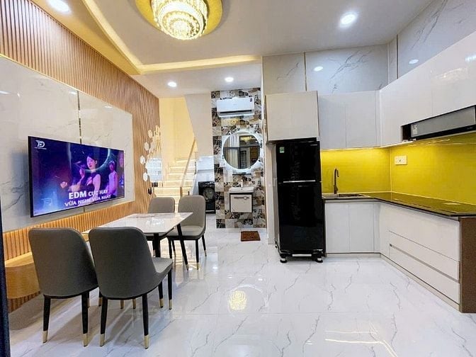 Hẻm Lê Văn Sỹ P12 Q3 . Cách 2 căn ra Hẻm Xe Hơi, 2 lầu, giá 4,5 tỷ