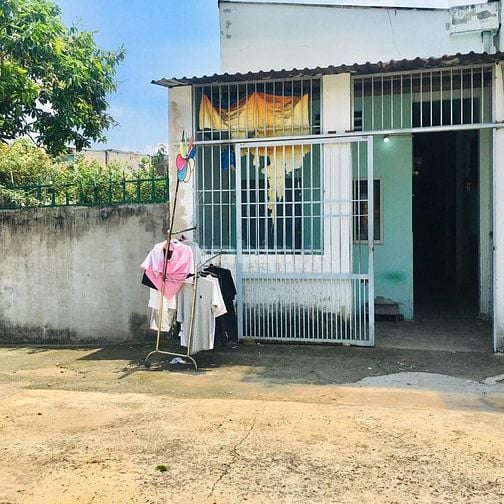 Bán gấp căn nhà cấp 4 giá cực tốt đường số 6, Trường Thọ. 