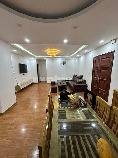 Căn hộ 3 ngủ, 2 WC,FULL đồ cc 137 Nguyễn Ngọc Vũ, Trung Hòa, Cầu Giấy