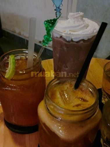 Chị cần nhân viên phụ bán đồ uống