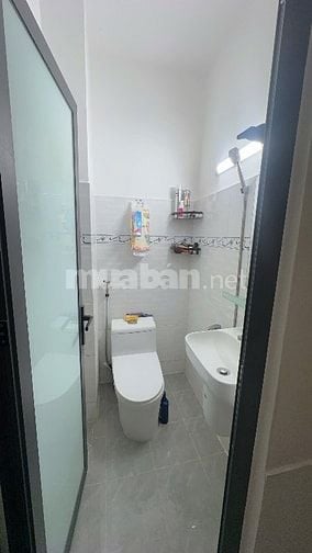 CHO THUÊ NHÀ NGUYÊN CĂN 3PN, 3WC . ĐƯỜNG RỘNG 6M
