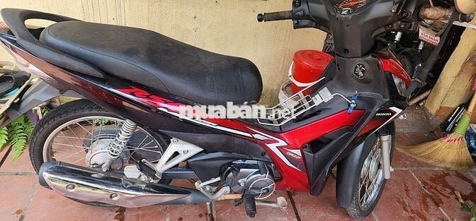 Chính chủ cần bán xe WAWE RSX FI 2019