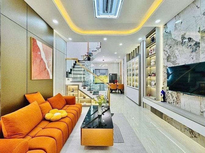 Nhà 50m2 Nguyễn Tri Phương, Q10 giá 2tỷ450. Gần cầu vượt 3/2. Hẻm 5m