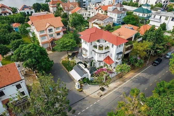 CHO THUÊ BIỆT THỰ SIÊU ĐẸP 3 MẶT TIỀN THẢO ĐIỀN QUẬN 2 GIÁ 150 TRIỆU
