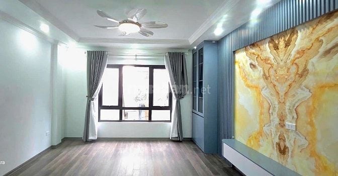 VIP nhà đẹp ngõ Giáp Bát, giá 8.6 tỷ, hơn 32m2x6T, thang máy, ở luôn 
