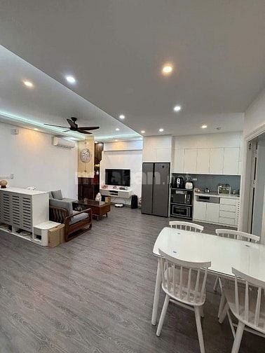 Chung cư Satra Eximland,Phan Đăng Lưu, PN130m2,3p ngủ,2wc,NT, 23tr/th