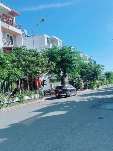 Kẹt Tiền cần bán GẤP nền Nhà Phố KDC 13E Intresco 100m2 giá 4 Tỷ 680